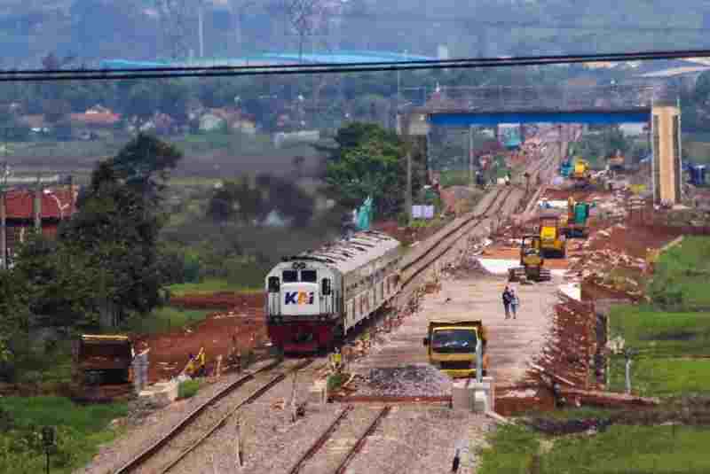 Jalur Ganda Kiaracondong - Cicalengka Dibangun, Kereta Api Tambah ...