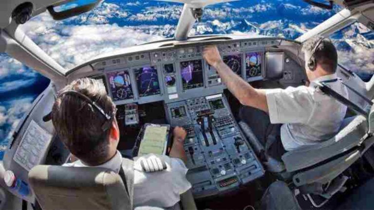 Bila Ada Masalah pada Mesin Pesawat, Inilah Cara Pilot untuk Mengetahui dengan Cepat