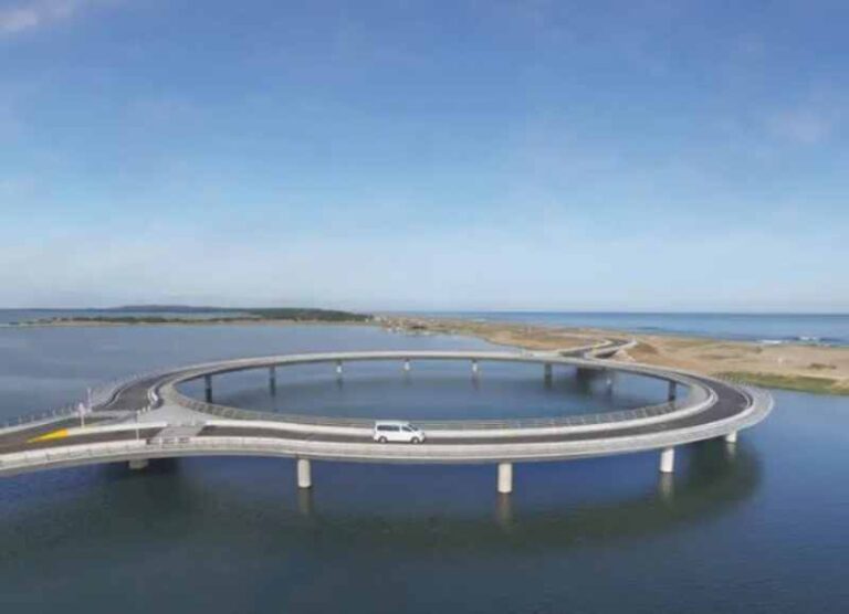 Di Uruguay ada Jembatan Melingkar Penuh di Atas Laguna, Ternyata ada Makna di Balik Desainnya