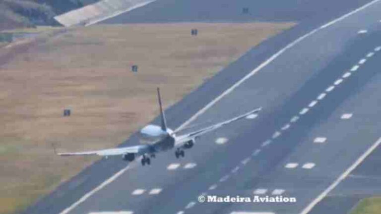 Pesawat Ryanair Mendarat Selamat Meski ‘Dihantam’ Crosswind di Bandara Cristiano Ronaldo