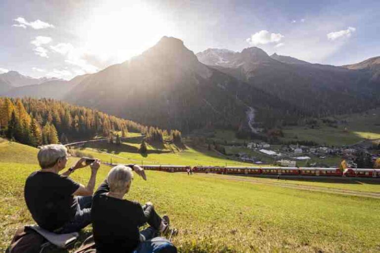 Rhaetian Railway Pecahkan Rekor Rangkaian Kereta Penumpang Terpanjang di Dunia, 1,9 Km