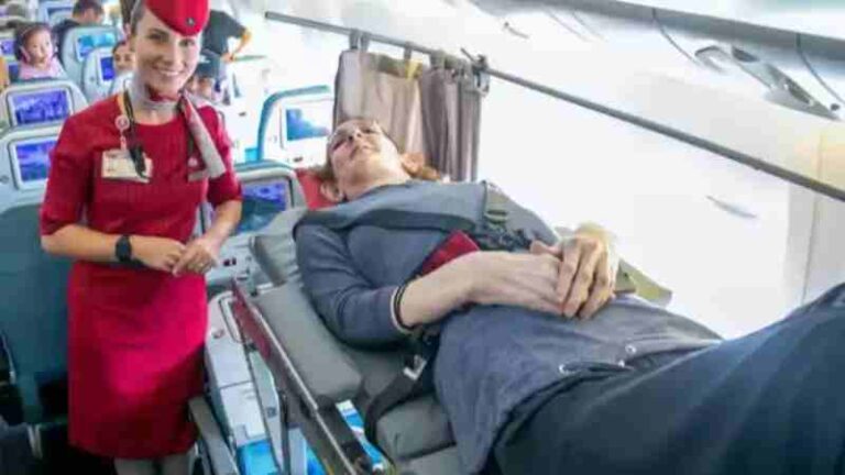 Repotnya Wanita Tertinggi di Dunia Ketika Naik Pesawat untuk Pertama Kali