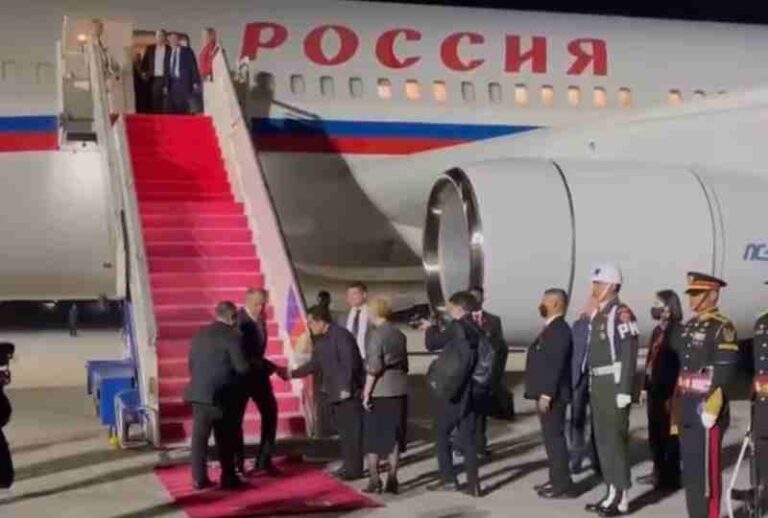 Bawa Wakil Putin, Pesawat Kenegaraan Tercanggih Rusia Ilyushin Il-96-300 Mendarat di Bali, Ini Sederet Fiturnya