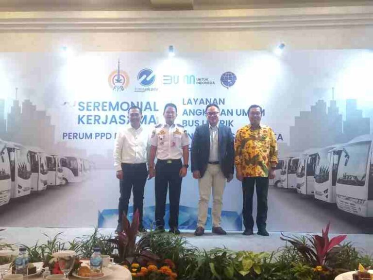 Dihadapan Bos Skywell Indonesia, Dirut Transjakarta Tantang Kementerian BUMN Riset Retrofit Bus Listrik