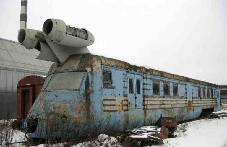 Kereta Penumpang Bertenaga Jet Bukan Fiksi, Ternyata ada di St Petersburg Rusia
