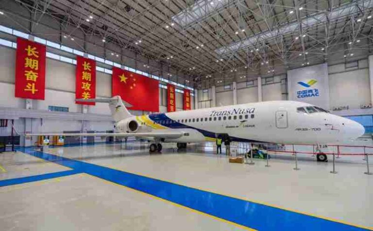 COMAC Kirim ARJ21-700 ke TransNusa Airlines, Pertanda Duopoli Regional Jet Narrow Body di Indonesia Berakhir?