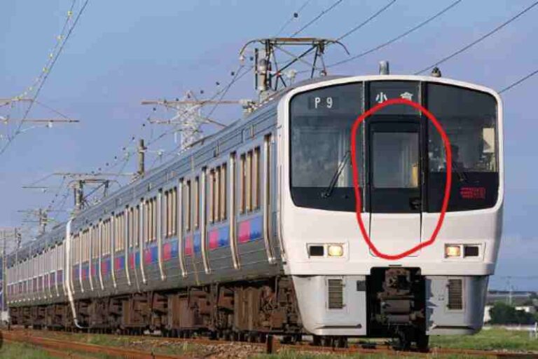 Kenapa Ada Pintu Depan di Kabin Masinis KRL Jepang? Ini Jawabannya