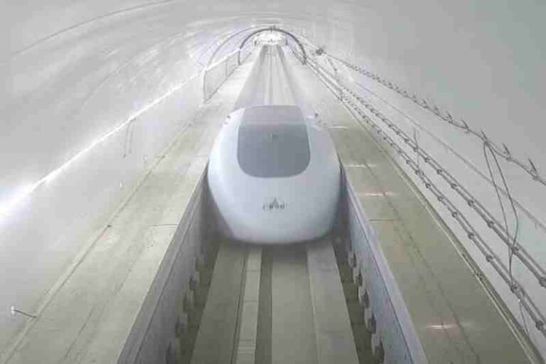 Cina Sukses Uji Coba Pod Penumpang untuk Wahana Hyperloop