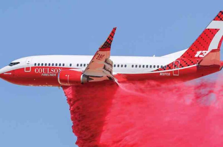 Boeing 737 Firefighting Jatuh Saat Operasi Pemadaman Kebakaran Hutan, Sekali Terbang Bisa Guyur 15.000 Liter Air