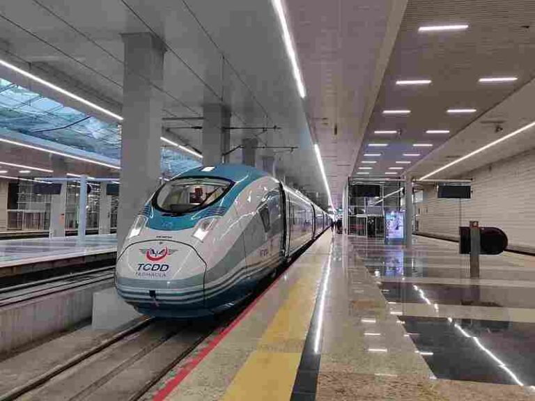14 Tahun Beroperasi, Kereta Berkecepatan Tinggi di Turkiye Angkut 72 Juta Penumpang