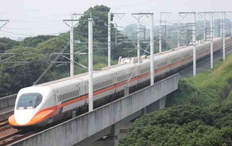Kembangkan Layanan Kereta Cepat, Taiwan High Speed Rail Gandeng Hitachi dan Toshiba