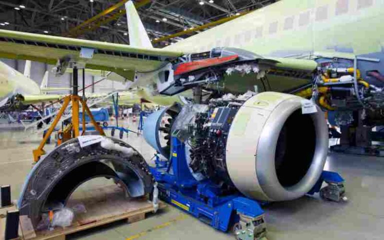 Pasokan Busi ‘Tersendat’, Armada Sukhoi Superjet 100 Terancam di-Grounded