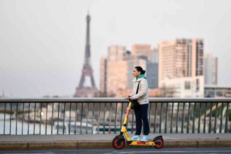 Gelar Referendum, Warga Paris Putuskan Larang Penyewaan Skuter Listrik