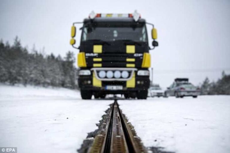 Swedia Bangun E-Motorway – Jalan Tol Listrik Pertama di Dunia, Mengisi Daya Kendaraan Elektronik Saat Tengah Melaju
