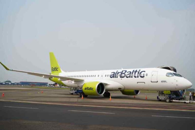 A220 – Generasi Narrow Body Terbaru Airbus Mendarat di Jakarta
