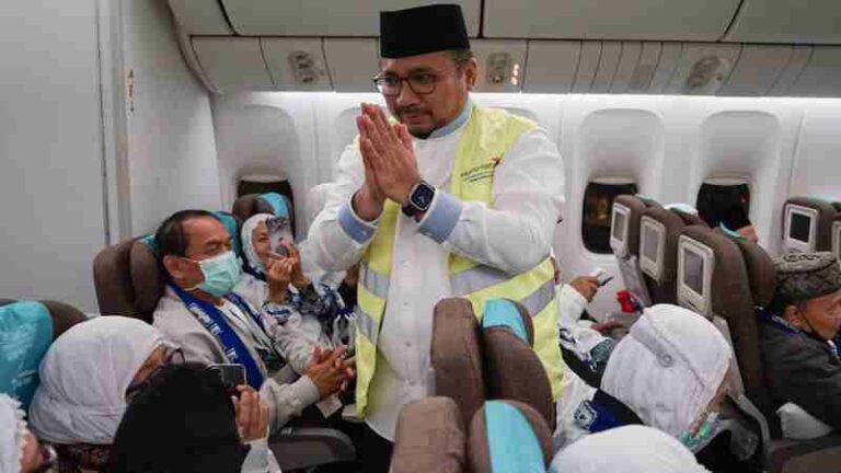 Hari ini Garuda Indonesia Mulai Terbangkan Calon Jamaah Haji dari Lima Kota