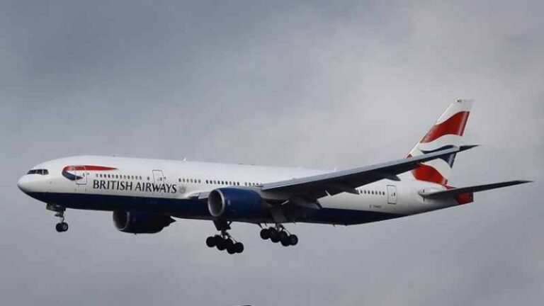 Pramugari British Airways Harus Jalani Operasi Setelah Turbulensi Parah di Teluk Benggala