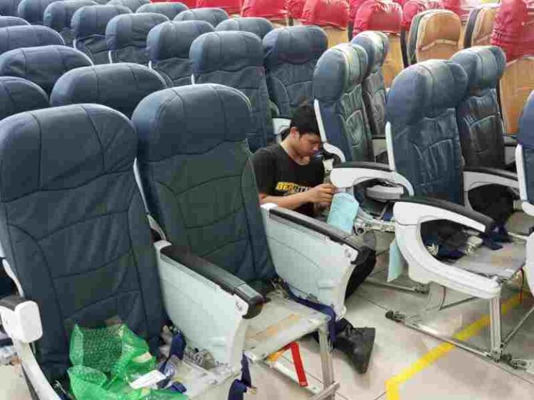 Rawat Interior Kabin Pesawat, Lion Air Group Punya Batam Aero Technic