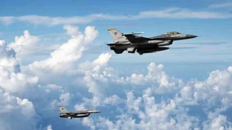 F-16 AU Singapura ‘Scramble’, Lebih dari 20 Penerbangan di Bandara Changi Mengalami Delay