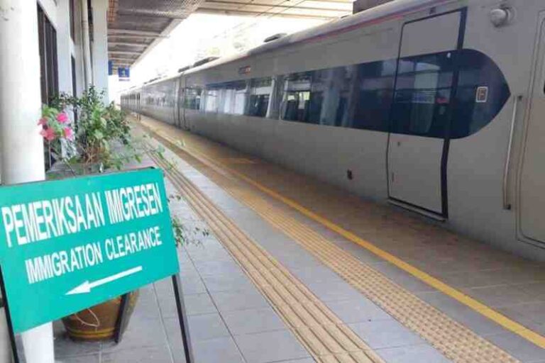 Naik Kereta Lintas Negara, Dimanakah Pemeriksaan Imigrasi Dilakukan?