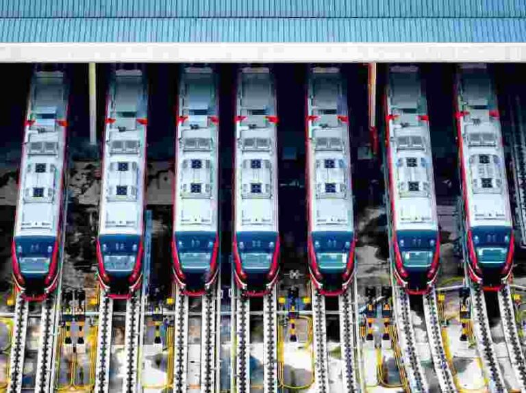 Tambah Jadwal LRT Jabodebek, PT KAI Buka-bukaan Terkait Perawatan Kereta