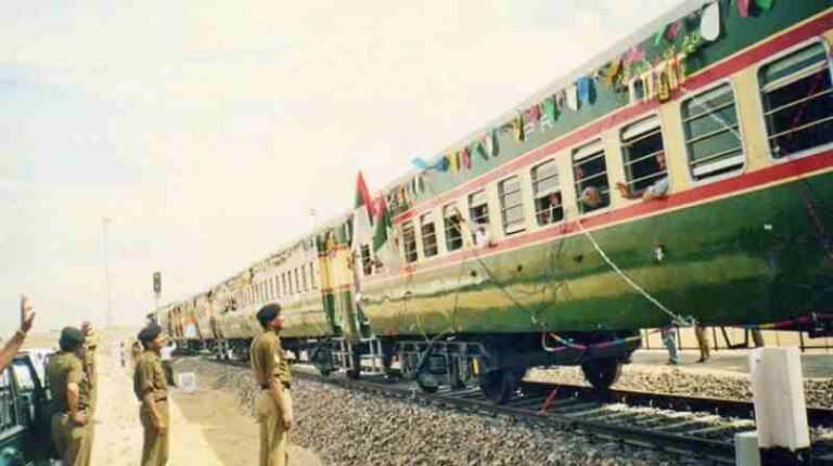 “Thar Express” – Kereta Api Lintas Perbatasan India dan Pakistan, Penumpang Harus Punya Visa!