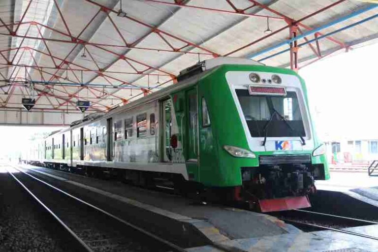 Layani Rute Bandara Adi Soemarmo – Madiun, KAI Hadirkan Kereta Bandara (BIAS) yang Berhenti di 9 Stasiun
