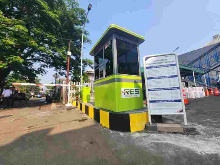 KAI Services Berikan Free Tarif Parkir untuk Motor yang Terdampak Banjir di Stasiun Bekasi