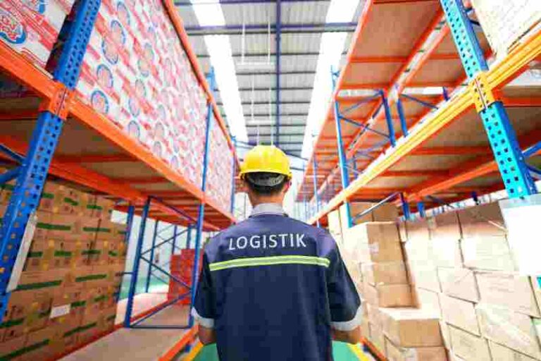 Angkutan Lebaran 2025, KAI Services Perkuat Tim Logistik dengan 54 Gudang Operasional
