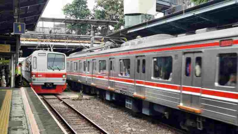 Akibat Belum Terealisasi, Pejabat Kota Terus Desak Agar KRL Dioperasikan Hingga Stasiun Karawang