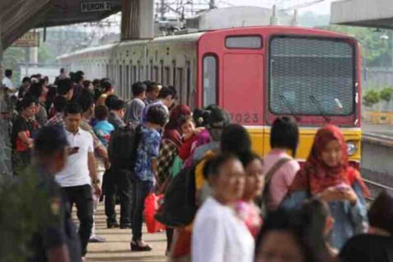 Cara Laporan ke Petugas Setelah Temukan Barang Tertinggal di Kereta