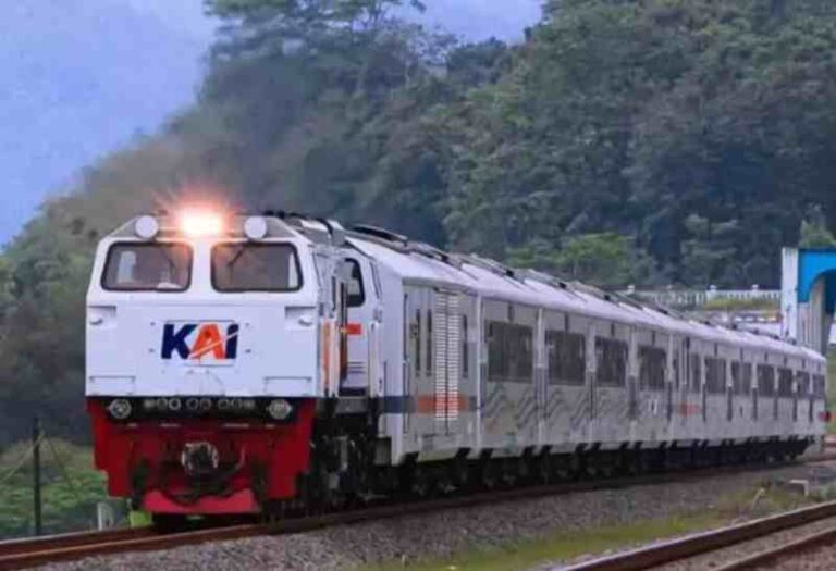 Menakjubkan! Inilah Jalur Kereta Api Terindah yang Paling Digemari Penumpang, Mana yang Kalian Suka?