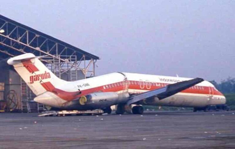 Tiga Kali Terpantul Keras Saat Pendaratan, Pesawat Garuda Indonesia Rusak Parah dan Hampir Terbelah