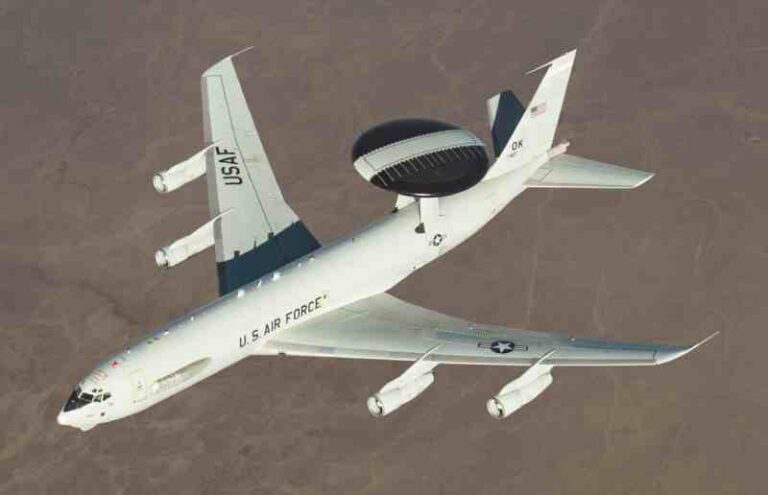 Ini Beragam Alasan Angkatan Udara AS Tetap Pertahankan Platform ‘Pesawat Tua’ Boeing 707