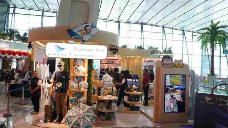 Garuda Indonesia Luncurkan Toko Merchandise Offline Pertama di Termimal 3 Soetta