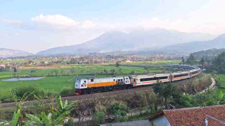 Catat! Ada Jadwal Kereta Api Tambahan Selama November 2025