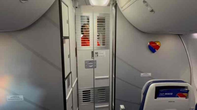 Southwest Airlines Pasang “Penghalang Sekunder”, Proteksi Akses Ke Kokpit Saat Pilot Harus Membuka Pintu