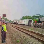 179123_09304326102025_KA_Purwojaya_anjlok (1)