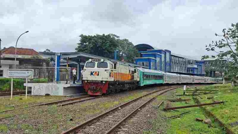 Dikirim ke Sukabumi, Kereta Petani dan Pedagang Bakal Melayani Rute Sukabumi – Cipatat