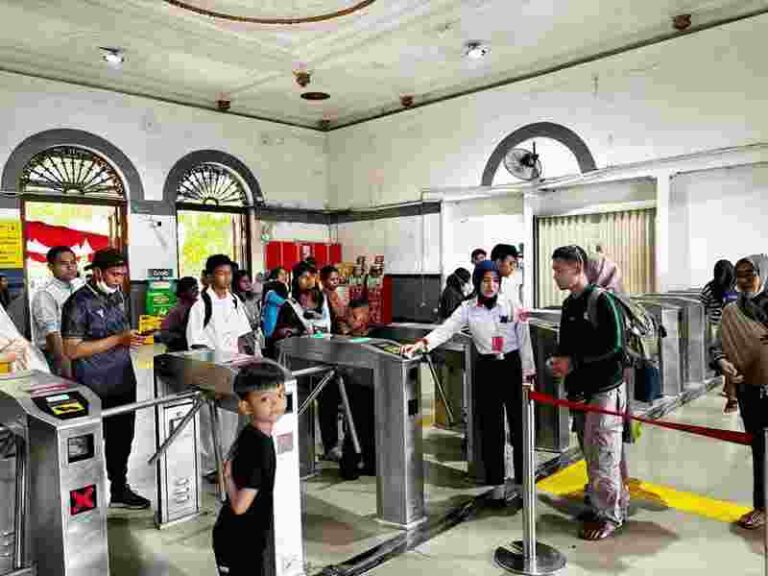 Stasiun Bogor Paling Dipadati Penumpang Saat Musim Liburan Sekolah, Ini Data Resmi KAI