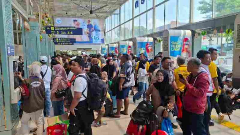 Jadi yang Tersibuk se-Indonesia, Stasiun Pasar Senen Tembus Sebanyak 3,15 Juta Penumpang