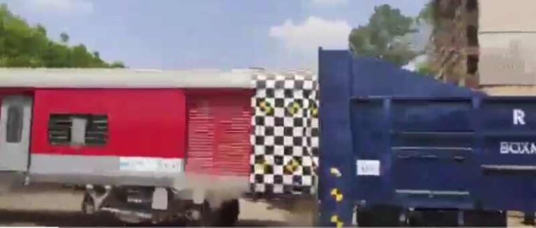 Tingkatkan Standar Keselamatan, India Sukses Gelar Uji Tabrak Kereta Skala Penuh pada Kereta LHB