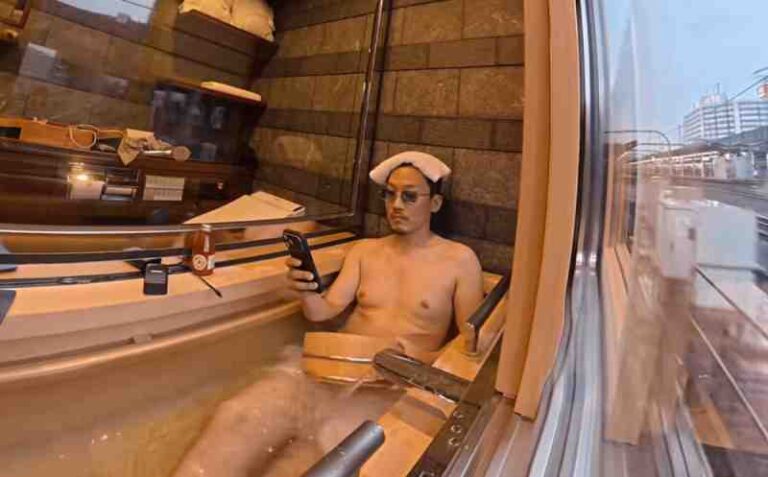 Menengok Train Suite Shiki-Shima: Kereta Super Mewah Jepang yang Punya Fasilitas Sauna di Dalam Gerbong