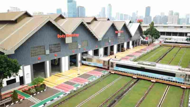 Masuk Balai Yasa, Ratusan Kereta Jalani Proses Pemeriksaan Ketat