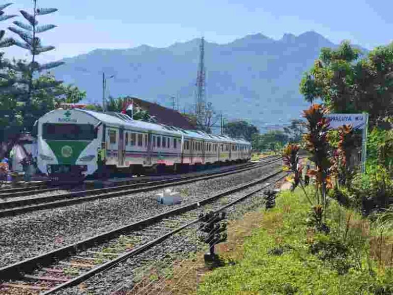 Kereta Sehat ala KAI, Rail Clinic Hadir Tingkatkan Layanan Kesehatan untuk Masyarakat