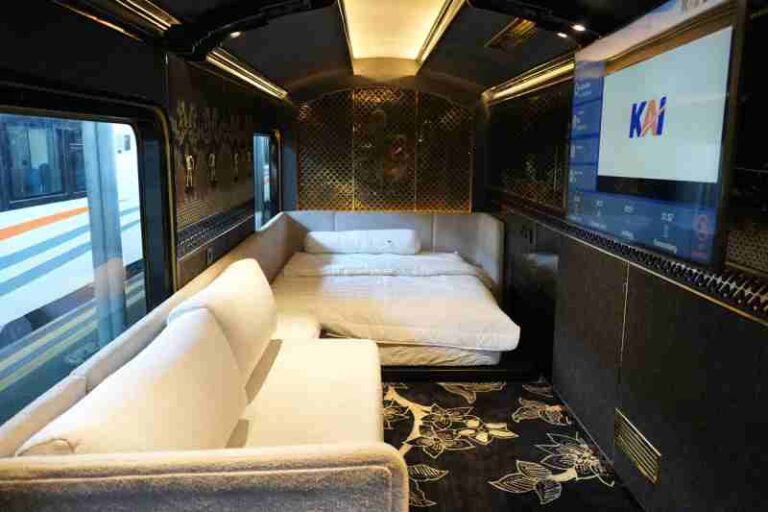 Memiliki Konsep Hospitality, Kereta Wisata Nusantara Explorer Hadirkan Pelayanan yang Memuaskan