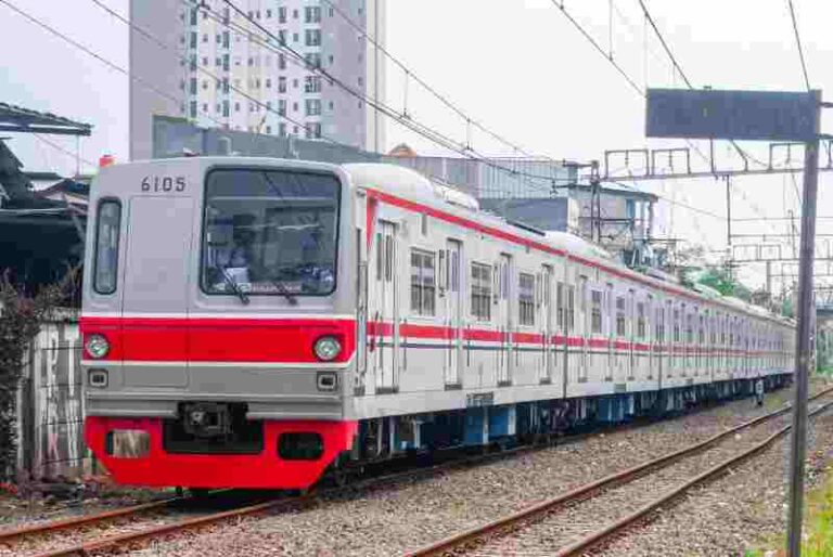 Ini Penjelasan Bos KAI Soal Puluhan Rangkaian KRL yang Akan Dipensiunkan