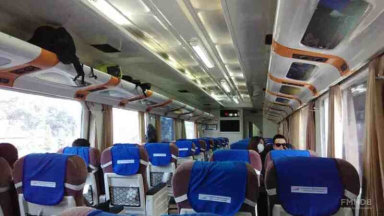Kenapa Duduk Samping Jendela saat Naik Kereta Api itu Berisiko? Ternyata Ini Jawabannya