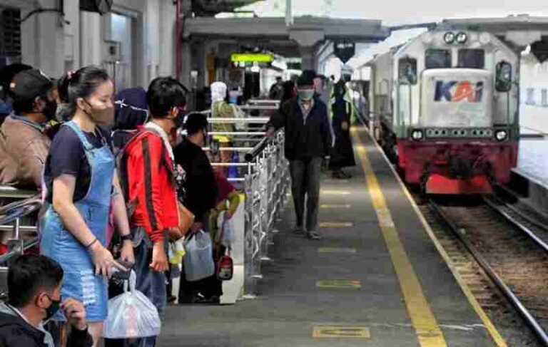 Commuter Line Bandung Raya Layani 11 Juta Penumpang, KAI Perkuat Pengembangan Kebutuhan Masyarakat