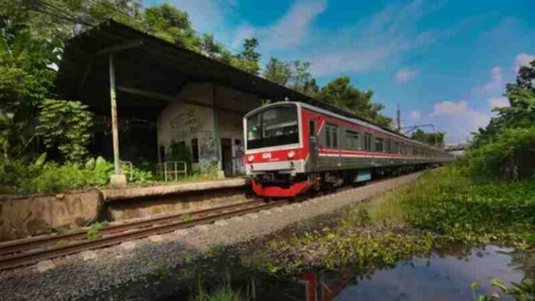 20 Tahun Terbengkalai, Warga Berharap Stasiun Gunung Putri Diaktifkan Kembali